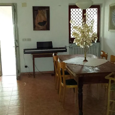 Ghirindoun Apartman *