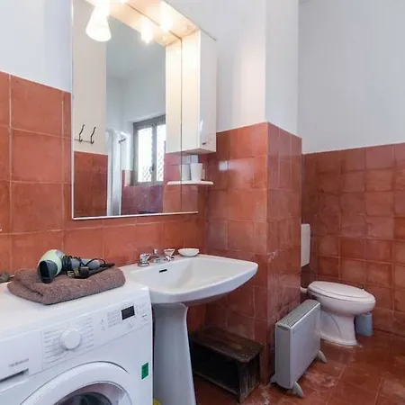 Ghirindoun Apartman *